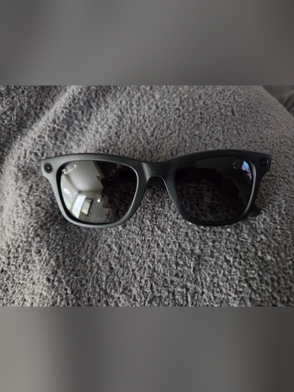 Ray-Ban Wayfarer (Gen 2) Smart Sunglasses-Matte Black w/ Polarized Graphite Lens - Picture 4 of 4